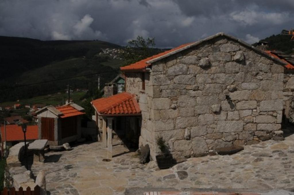 Riba de Mouro Refugio Dos Cregosゲストハウス エクステリア 写真